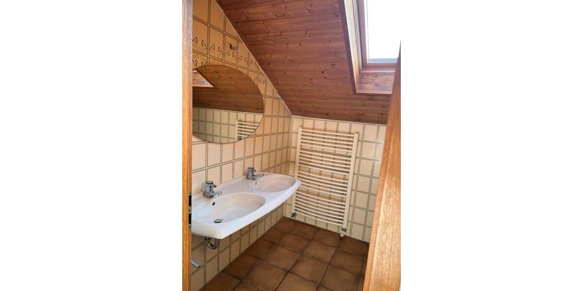 Dachgeschoßwohnung Trostberg - 2 Zimmer, 77 m&sup2;, 750&euro; | Angebot:26523041