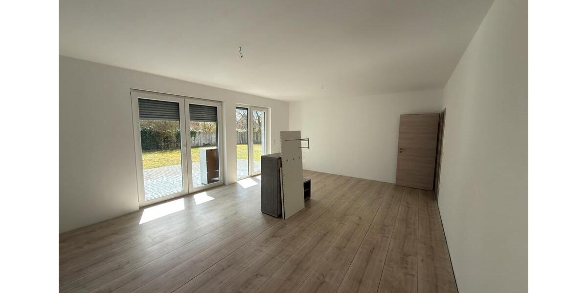 Erdgeschoßwohnung Sassenburg - 4 Zimmer, 110 m&sup2;, 1.115&euro; | Angebot:26005663