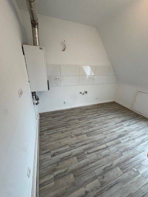 **2 Kaltmieten sparen** Geräumige, zentrale FamilienWohnung im Dachgeschoss