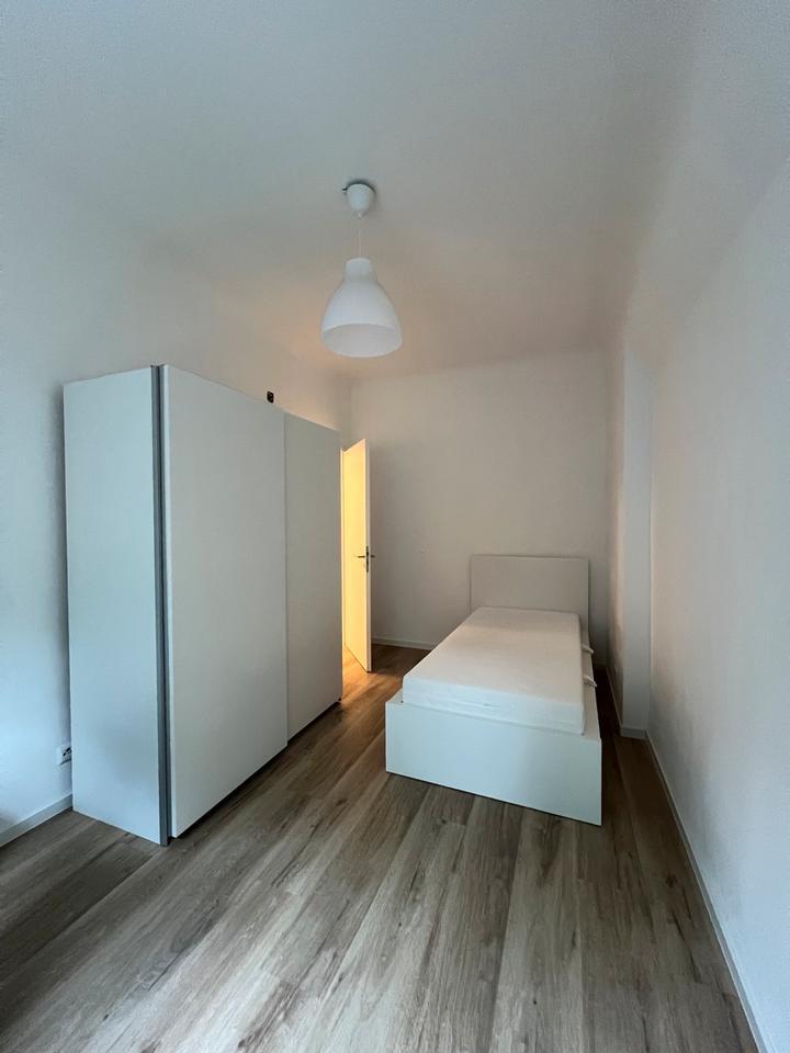 1 Zimmer 12qm in 3 er WG ab sofort