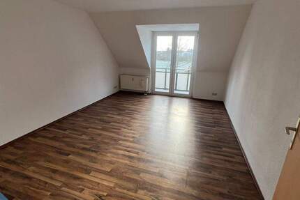 renovierte 1 Raum Dachgeschosswohnung 1 zimmer