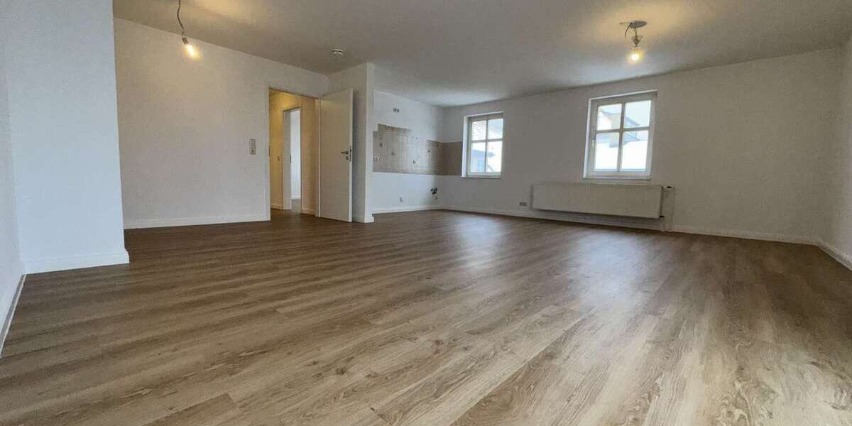 Etagenwohnung Neuruppin - 2 Zimmer, 77 m&sup2;, 877&euro; | Angebot:25395637
