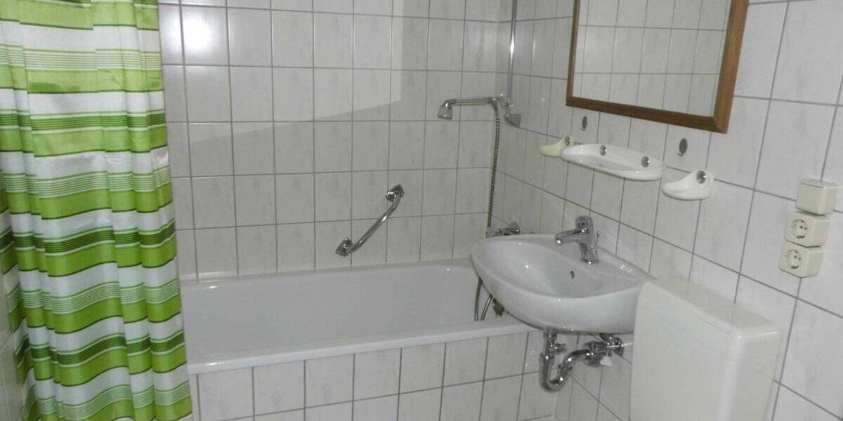 Etagenwohnung Reichenbach - 2 Zimmer, 55 m&sup2;, 300&euro; | Angebot:25769625