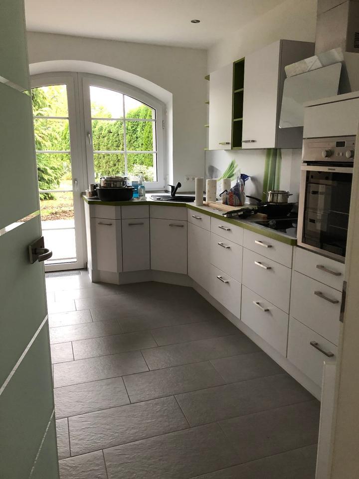 schicke Erdgeschoßwohnung mit Gewölbe in Brauna