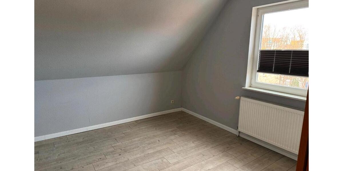 Dachgeschoßwohnung Samtens - 3 Zimmer, 80 m&sup2;, 850&euro; | Angebot:25149191