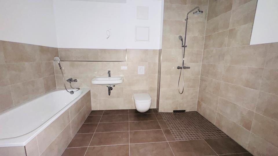 Etagenwohnung Schönefeld - 4 Zimmer, 131 m&sup2;, 3.016&euro; | Angebot:25279860