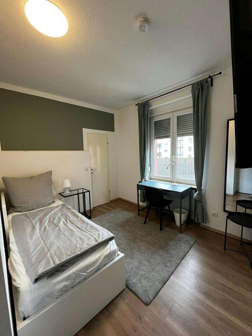 WG-Zimmer in Frankfurt am Main 655 € 12 m² zimmer