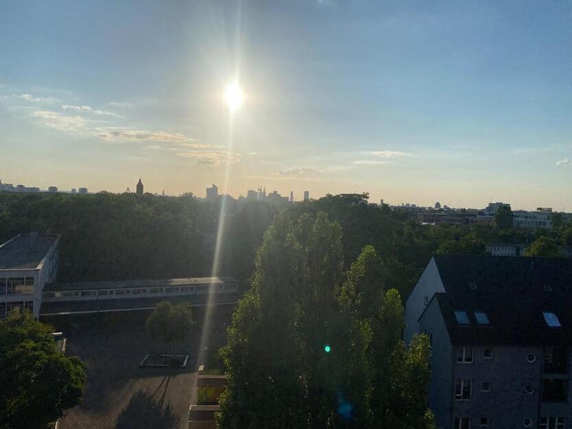 70 qm renovierte 3 ZKDBB mit 2 Balkon + Domblick auch neue WG