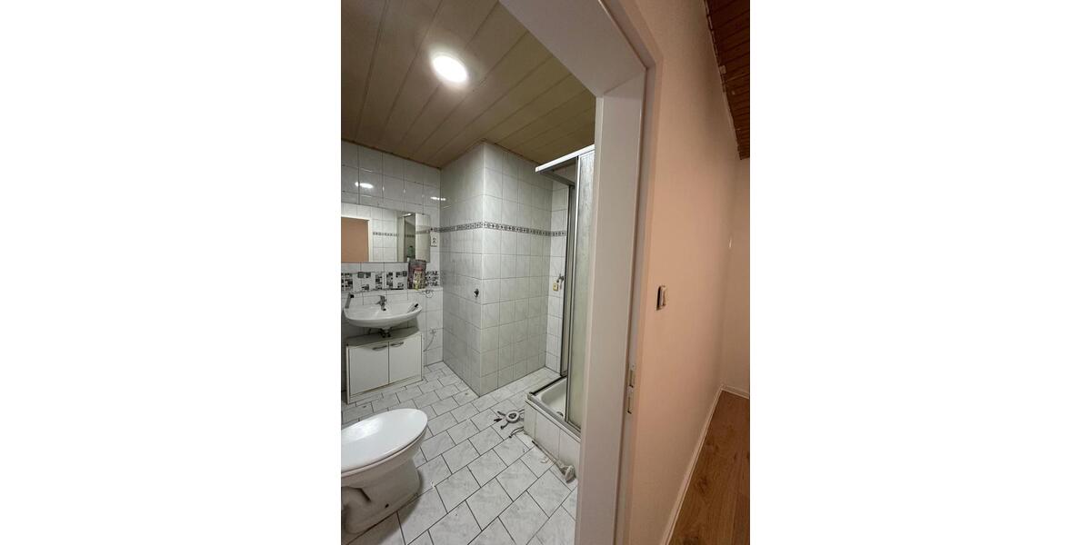Dachgeschoßwohnung Brake (Unterweser) - 4 Zimmer, 90 m&sup2;, 900&euro; | Angebot:26120315