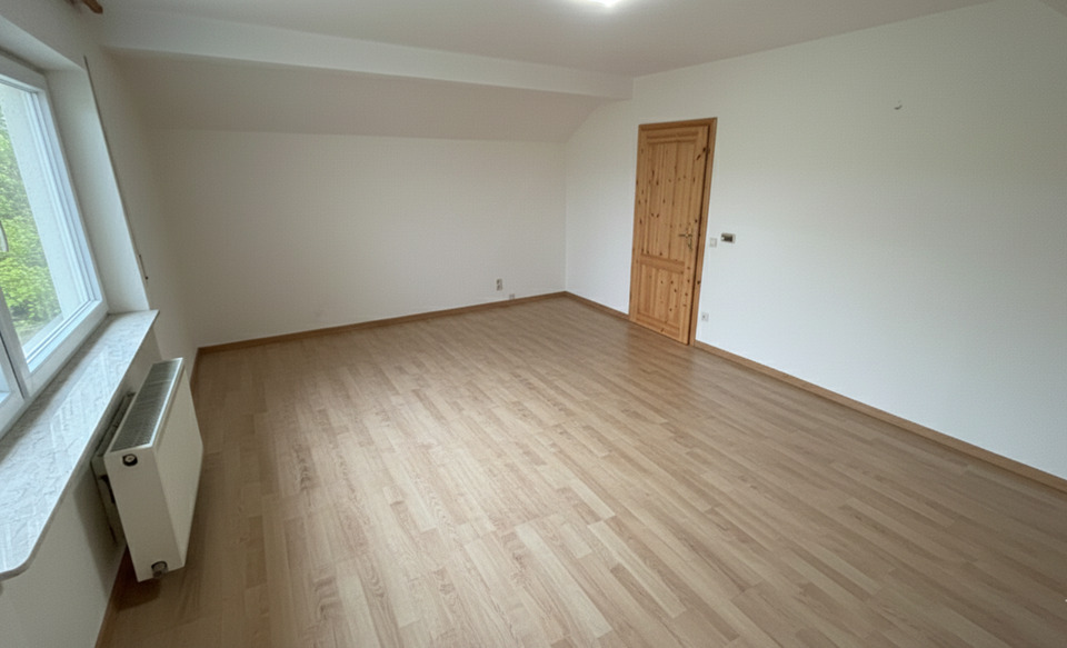 Dachgeschoßwohnung Waldsolms - 2 Zimmer, 75 m&sup2;, 750&euro; | Angebot:25752110
