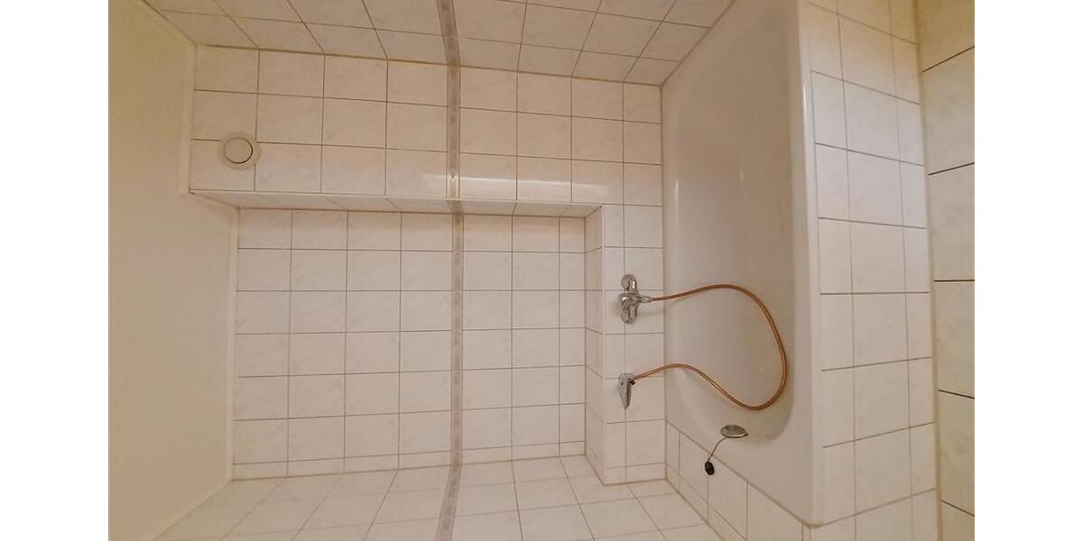 Erdgeschoßwohnung Neustrelitz - 2 Zimmer, 61 m&sup2;, 353&euro; | Angebot:24492781