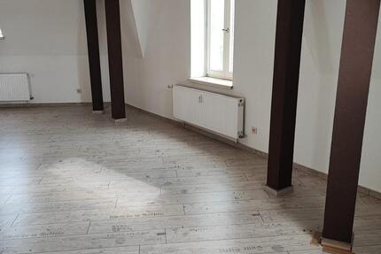 Wohnung Zeitz - 2 Zimmer, 100 m&sup2;, 450&euro; | Angebot:25404425