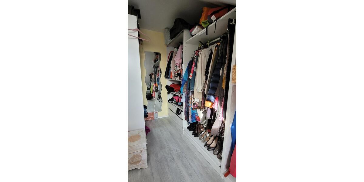 Dachgeschoßwohnung Ostfildern - 4 Zimmer, 83 m&sup2;, 1.200&euro; | Angebot:25170885