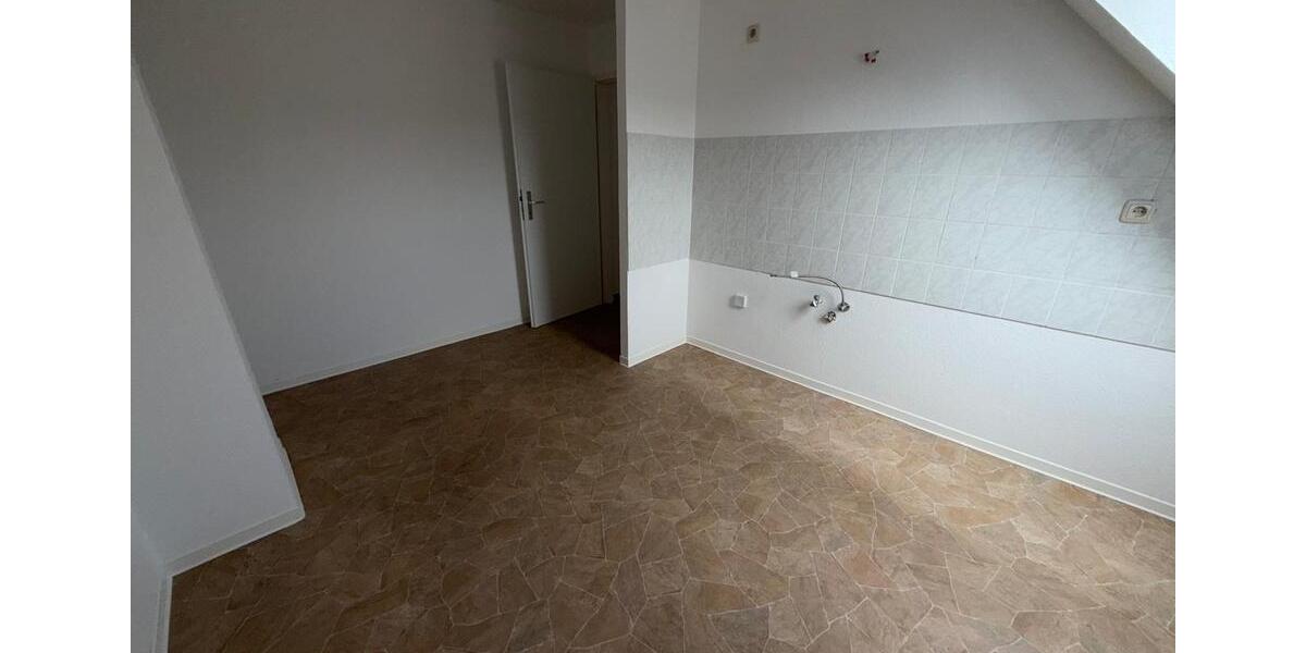 Dachgeschoßwohnung Plauen Altstadt - 2 Zimmer, 42 m&sup2;, 260&euro; | Angebot:25415893