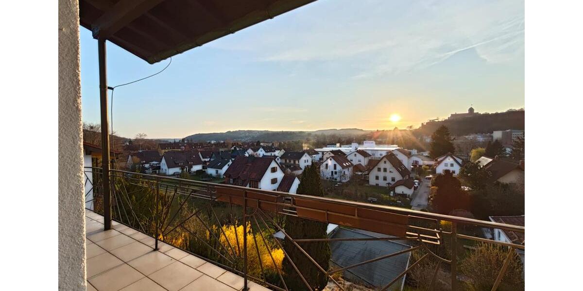Erdgeschoßwohnung Kronach - 9 Zimmer, 250 m&sup2;, 2.599&euro; | Angebot:20430575