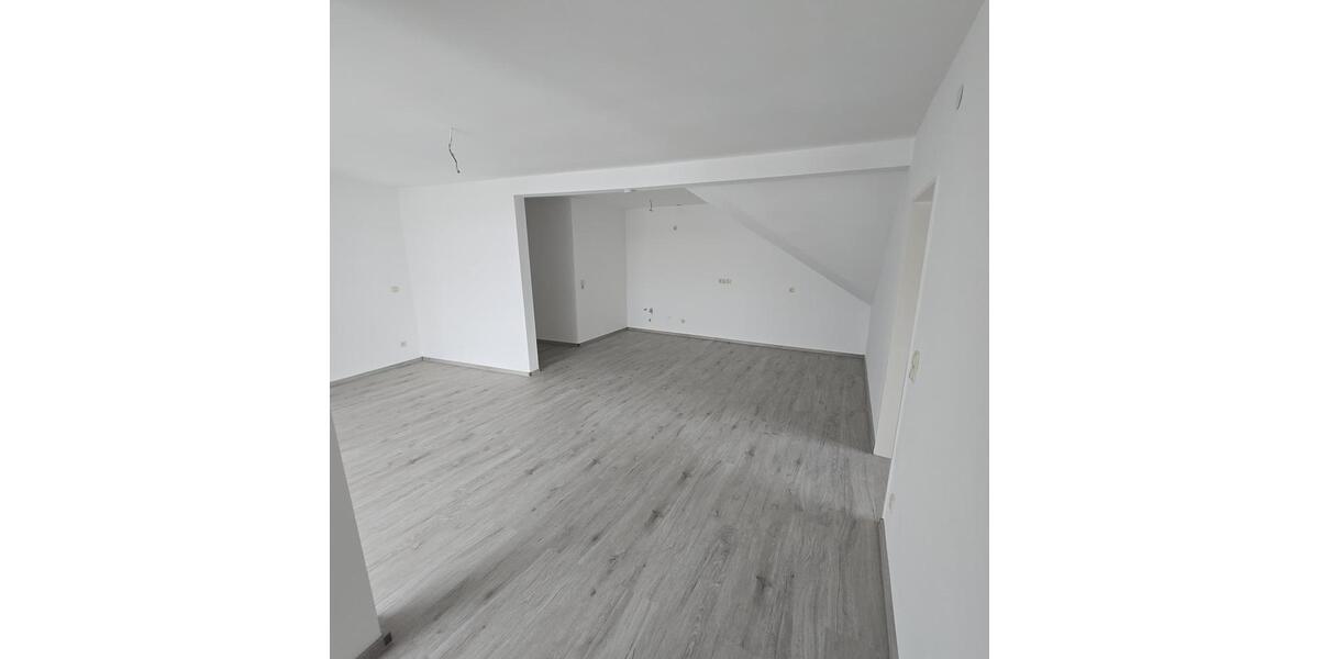 Dachgeschoßwohnung Riedstadt - 3 Zimmer, 75 m&sup2;, 990&euro; | Angebot:26547045