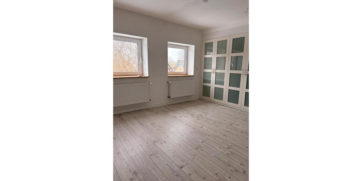 Etagenwohnung Ellingstedt - 3 Zimmer, 110 m&sup2;, 1.150&euro; | Angebot:24754440