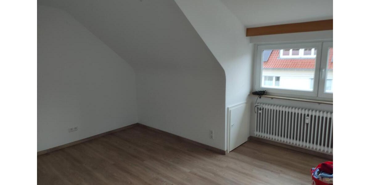 Dachgeschoßwohnung Stuttgart Stuttgart-West - 3 Zimmer, 82 m&sup2;, 1.250&euro; | Angebot:26036412