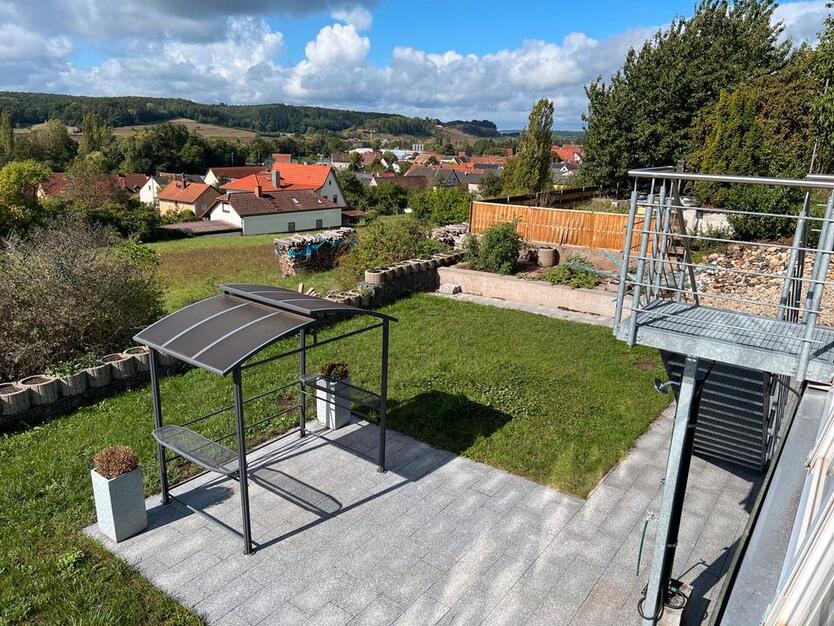 Großzügige 160m² 3-Zimmer Wohnung mit Wintergarten & Extra-Büro