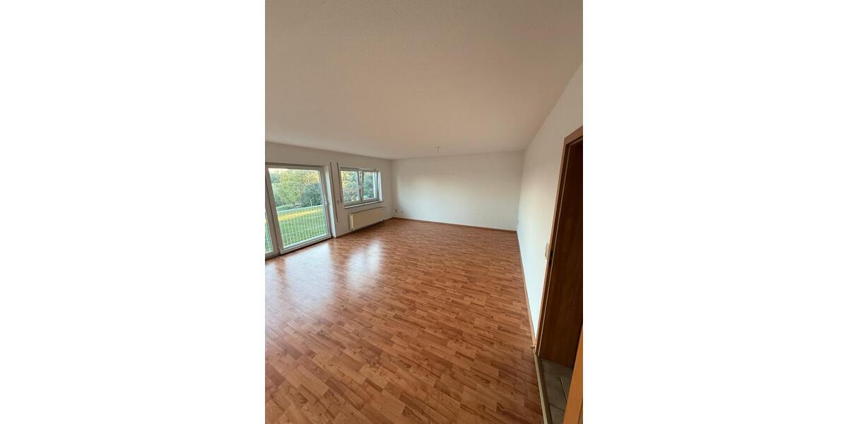 Etagenwohnung Großschirma - 4 Zimmer, 120 m&sup2;, 890&euro; | Angebot:24566023