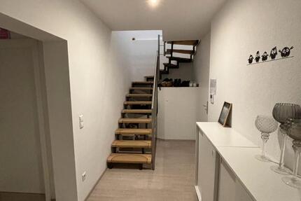 Wohnen auf Zeit Karlsruhe Mühlburg - 5 Zimmer, 125 m&sup2;, 475&euro; | Angebot:25982124