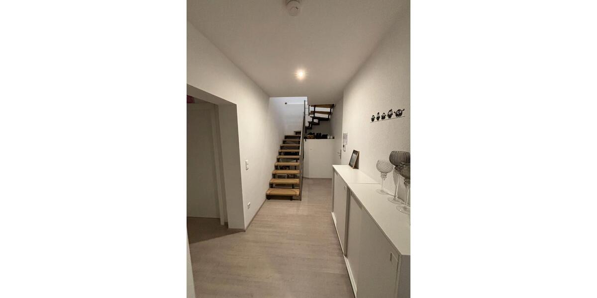 Wohnen auf Zeit Karlsruhe Mühlburg - 5 Zimmer, 125 m&sup2;, 475&euro; | Angebot:25982124