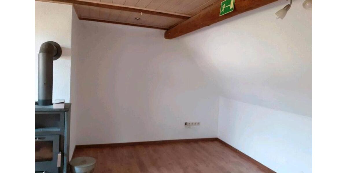 Dachgeschoßwohnung Burghaslach - 2 Zimmer, 60 m&sup2;, 550&euro; | Angebot:26592603