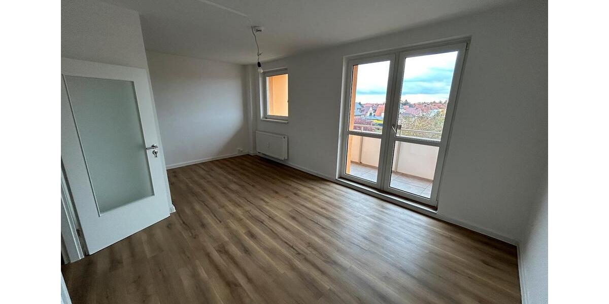 Genau das Richtige! Frisch renovierte 3-Zimmer-Wohnung mit großem Balkon! 3 zimmer
