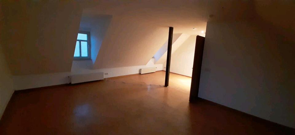 Dachgeschosswohnung in Erfurt-Schmira zu Vermieten 2 zimmer