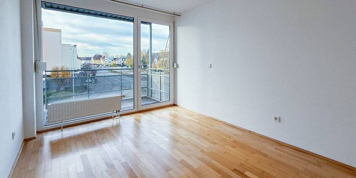 Sonnenverwöhnte 4-Zimmer-Mietwohnung mit drei Balkonen und Tiefgaragenstellplatz 4 zimmer