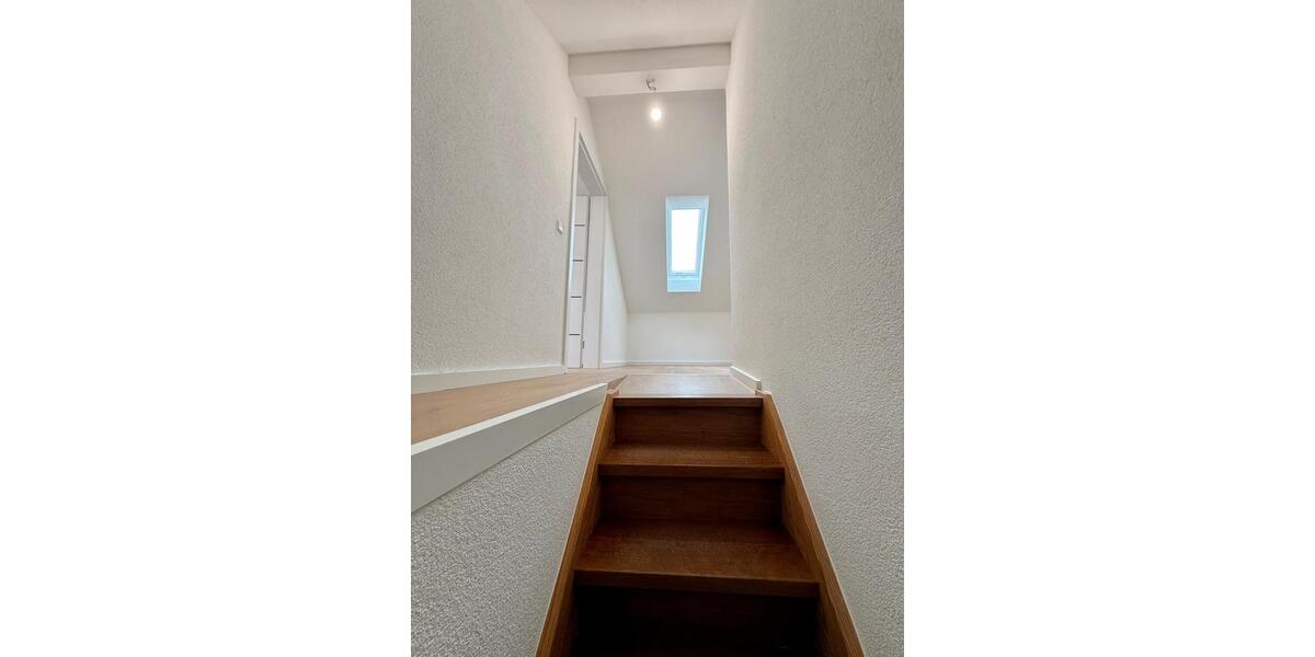 Dachgeschoßwohnung Reichenbach an der Fils - 2.5 Zimmer, 40 m&sup2;, 640&euro; | Angebot:26263038