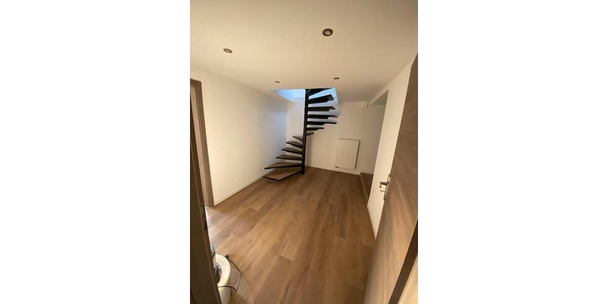 Etagenwohnung Heinsberg - 4 Zimmer, 130 m&sup2;, 1.300&euro; | Angebot:24851522