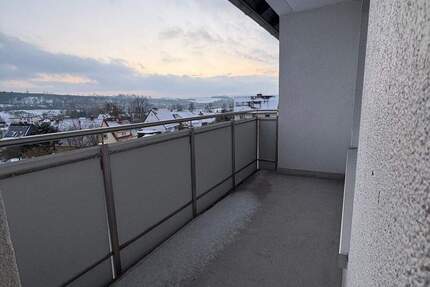 IN KÜRZE VERFÜGBAR EINZIEHEN & WOHLFÜHLEN: 3-Zimmer, Duschbad und Balkon im 3.OG! 3 zimmer