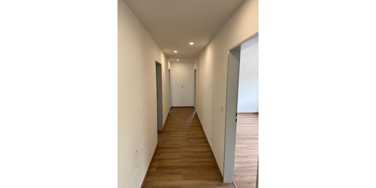 Etagenwohnung Großenkneten - 6 Zimmer, 105 m&sup2;, 1.200&euro; | Angebot:26162095