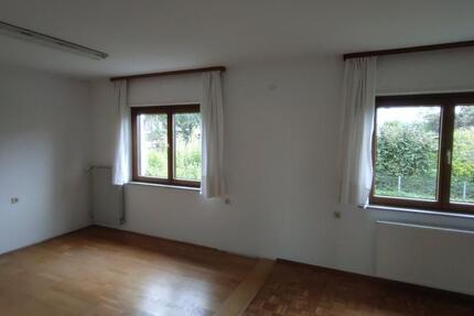3-Zimmer Wohnung in Pfullingen mit Balkon zimmer