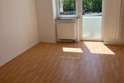 Helle Wohnung mit großer Küche in Ludwigshafen-ideal für Studente