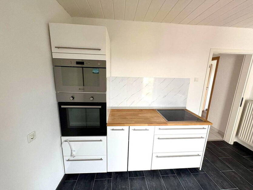 Top renovierte 3 Zimmer Wohnung Zentrum Dudweiler Uninähe