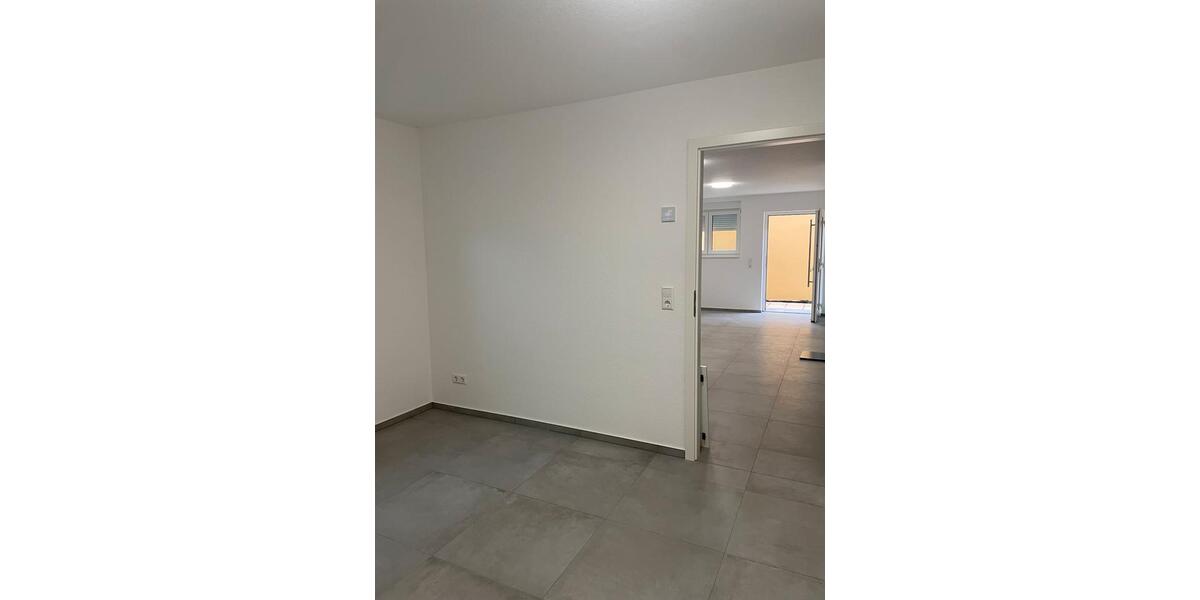 Erstbezug - 2 Zimmer Souterrain Wohnung 2 zimmer