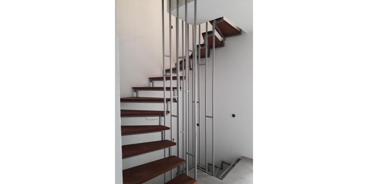 Reihenhaus Würzburg Lengfeld - 7 Zimmer, 146 m&sup2;, 2.200&euro; | Angebot:26471982