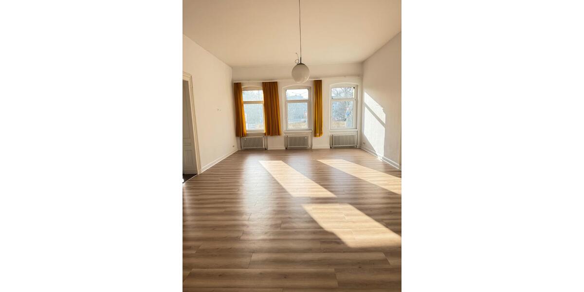 Erdgeschoßwohnung Braunschweig - 4 Zimmer, 150 m&sup2;, 1.495&euro; | Angebot:26236383