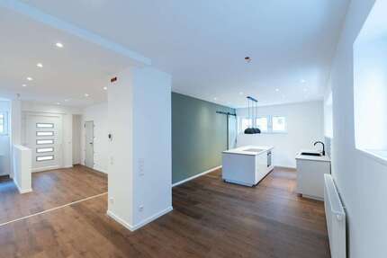 Wohnung Stuttgart Stuttgart-Süd - 5 Zimmer, 131 m&sup2;, 2.400&euro; | Angebot:26363506