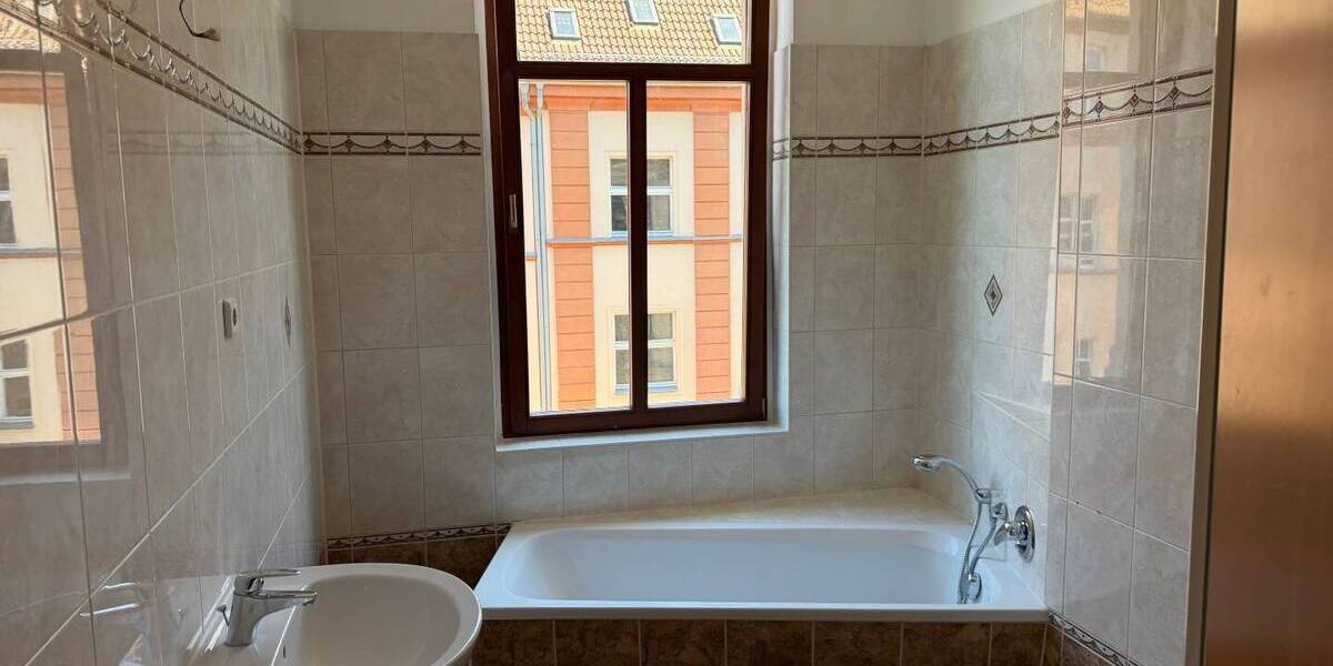 Etagenwohnung Plauen Stadtmitte - 2 Zimmer, 64 m&sup2;, 295&euro; | Angebot:26758862