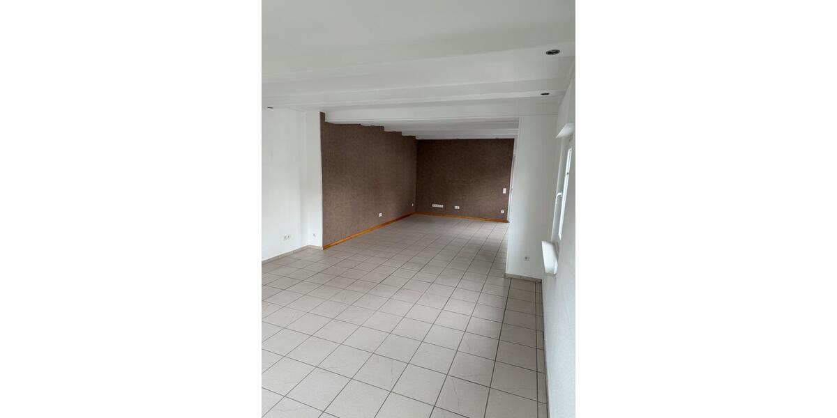 Erdgeschoßwohnung Ense - 2 Zimmer, 75 m&sup2;, 900&euro; | Angebot:26416853