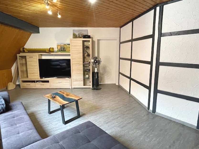 Geräumige 3-Zimmer Dachgeschoßwohnung in Jesingen 3 zimmer