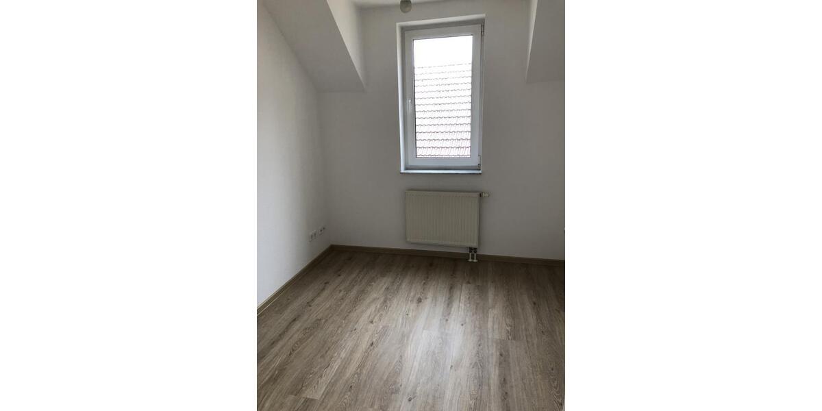 Etagenwohnung Mittweida - 5 Zimmer, 112 m&sup2;, 950&euro; | Angebot:25960902