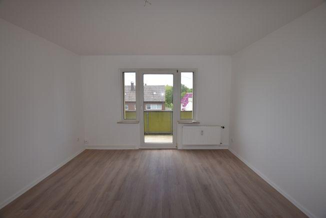Platz für die ganze Familie - renovierte DreiZimmerwohnung mit Balkon