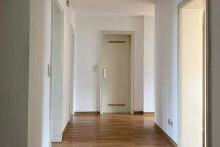 Große, helle 4-Zimmer-Wohnung im 1.OG mit Balkon zentral in Achern 4 zimmer