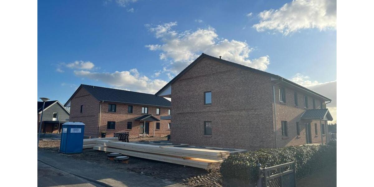 Etagenwohnung Hohn - 3 Zimmer, 82 m&sup2;, 902&euro; | Angebot:26020003