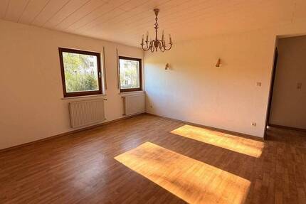 Wohnung Dorfen - 3 Zimmer, 76 m&sup2;, 800&euro; | Angebot:26082370