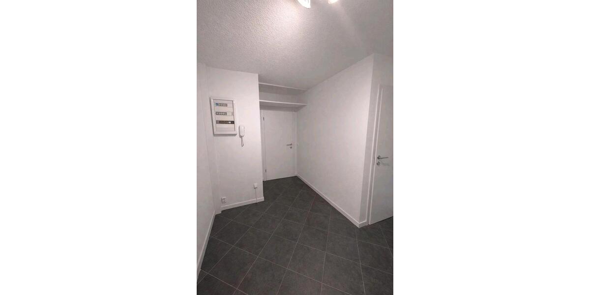 Sanierte Moderne 3-Zimmer-Wohnung mit Balkon& Einbauküche 3 zimmer